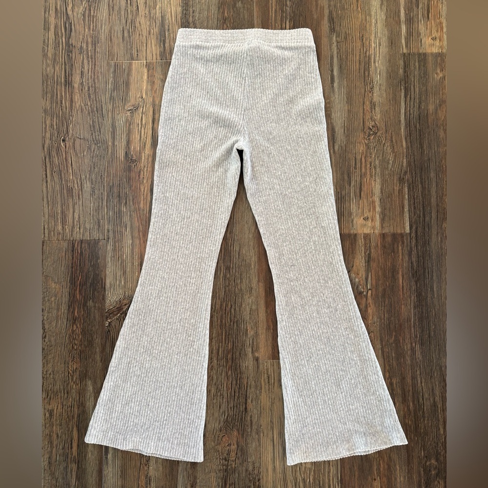 Aerie Groove-On Velour High Waisted Flare Lounge Pants Size Medium Heather Gray - Picture 2 of 10